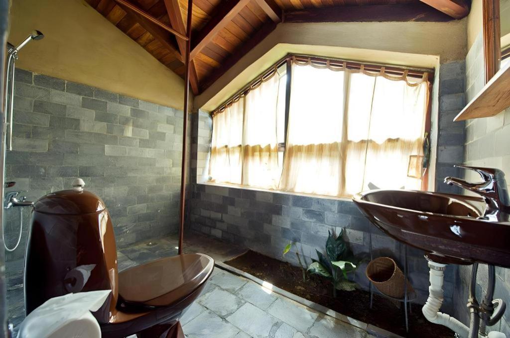 Hananoie - A Permaculture Resort Pokhara Exterior foto